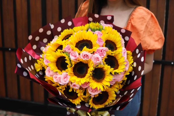 arreglo de girasoles y rosas en bogota